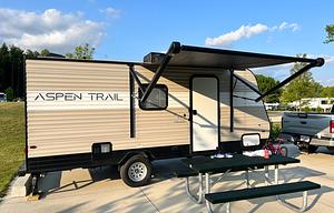 Clean Camper, pet friendly and delivery available!
