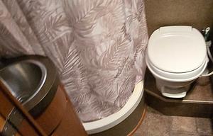 2013 Winnebago - VIA 25Q - Mercedes Diesel