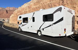 Thor Majestic 28' Motorhome - Class C RV