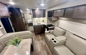 2025 Winnebago 31H Bunkhouse