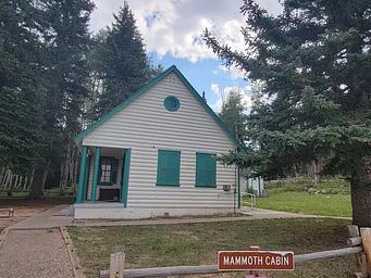 Mammoth Guard Station - Cabin