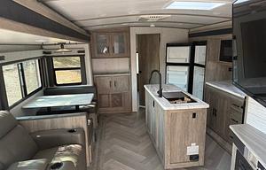 2021 Forest River RV Wildwood 31KQBTS RV rental photo 5