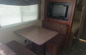 2013 Prime Time RV Avenger 26BH
