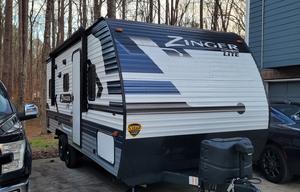 Comfy Cozy 2021 CrossRoads RV Zinger Lite ZR211RD