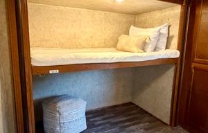 2015 Prime Time RV Avenger 33BHS RV rental photo 6