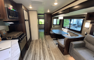 Smoky Mountain Family Bunkhouse-Sleeps 8-Delivery