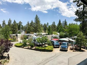 Holloway’s Marina & RV Park