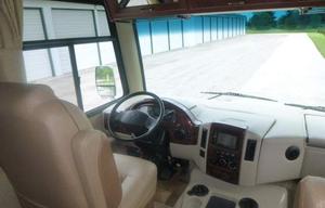 34 FT Thor Hurricane, with outdoor TV, kitchen