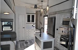 Grand- Elegant Glamping