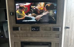 2021 Coachmen RV Apex Ultra-Lite 290BHS RV rental photo 6