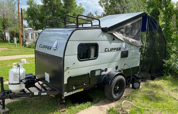 Cozy Lightweight Camper for Two!