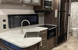2021 Coleman Lantern 263BH - WiFi Included