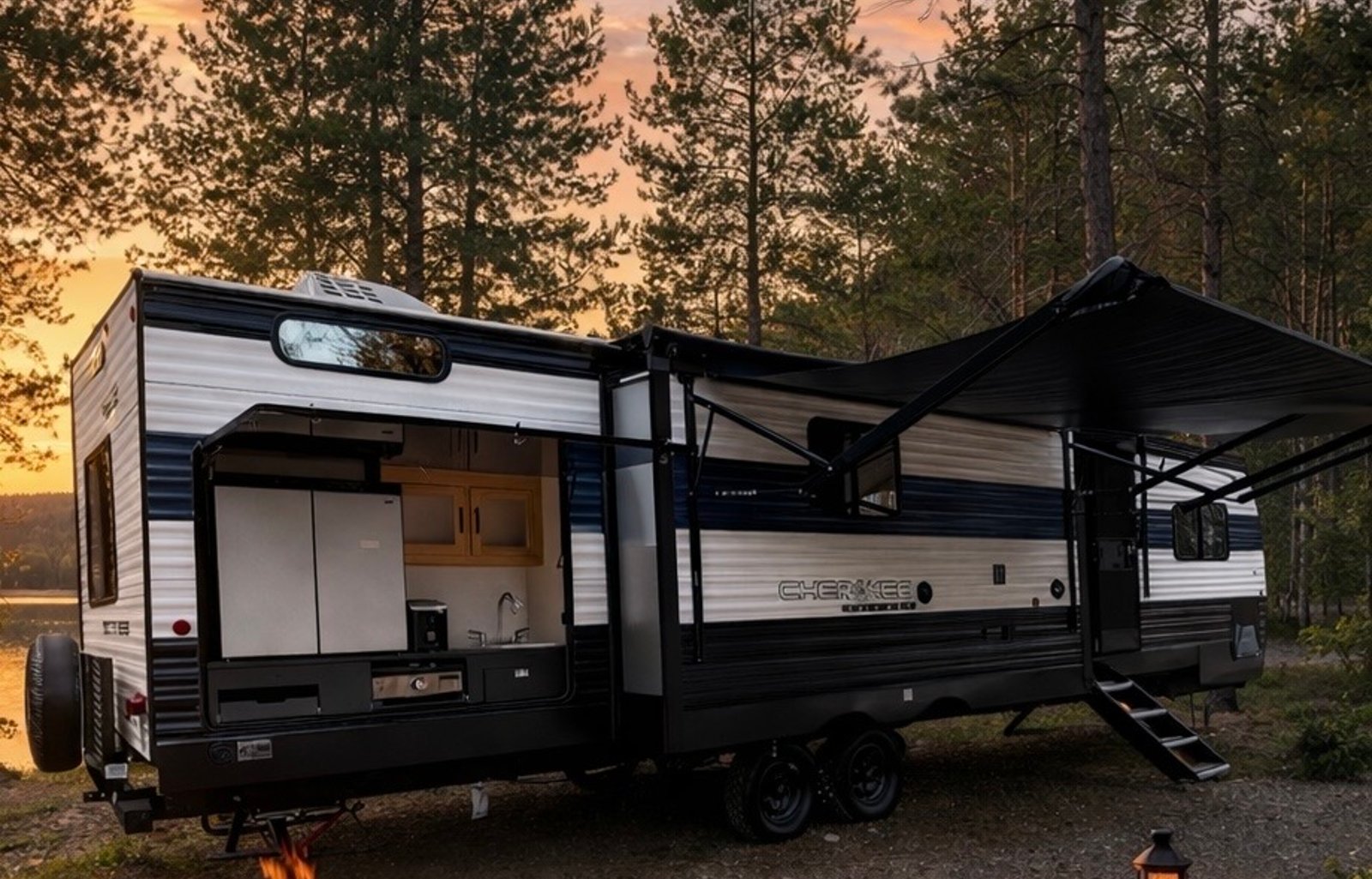 Pet Friendly- Sleeps 9- Outdoor Kitchen