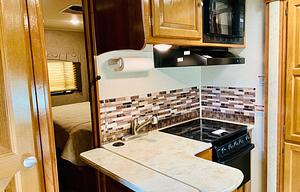 2018 Coachmen Leprechaun - LPA233
