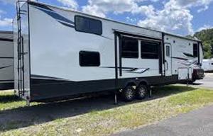 Spacious Family Friendly Luxury 5th Wheel 2BR/2BA