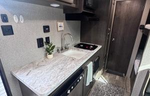 2021 Jayco 174BH Baja Edition w/solar and bunks