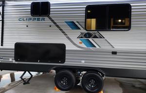 Clipper has room for the family.