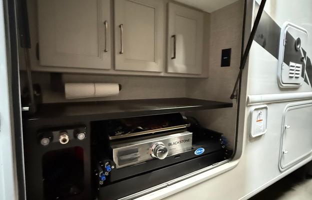 2025 Thor Motor Coach Hurricane 29M