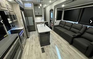 2024 Keystone Alpine, Avalanche Edition