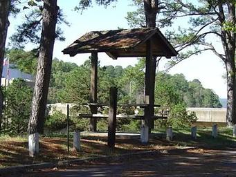 Picnic table at the dam area of the park.