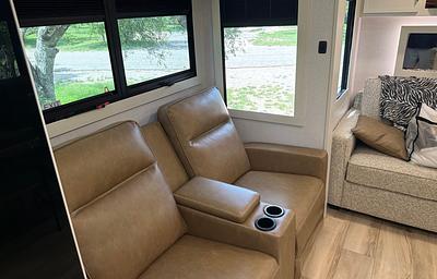 Brinkley Love! 2025 Model I 275 Luxury Camping!