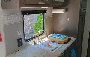 2021 Dutchmen RV Coleman Lantern LT Series 17B RV rental photo 9