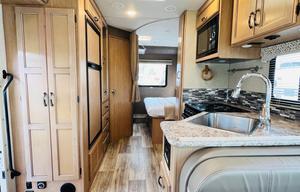 2018 28 ft Thor Motor Coach Freedom Elite