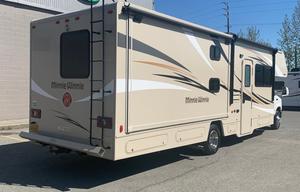 HEISENBERG - 2016 Minnie Winnie 31H Bunkhouse