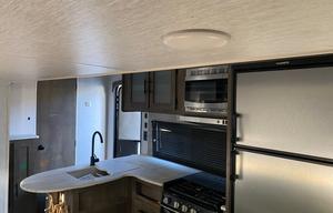 2022 Salem Cruise Lite T282QBXL RV rental photo 9