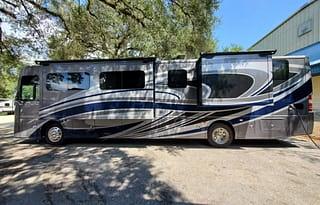 2022 Thor Motor Coach - Palazzo 37.5