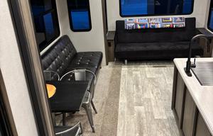 Stocked 5th Wheel | King Bed & Generator Included