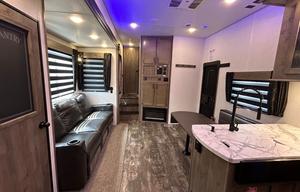 2021 Cherokee Wolf Pack 365PACK16 RV rental photo 9