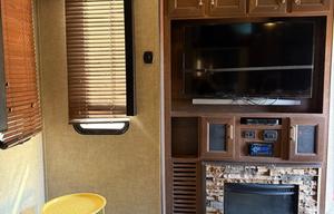 Steele’s Keystone Fuzion345 5thWheel Delivery only