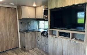 2021 Minnie Winnie with Full Size Bunks!