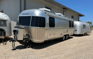Pearl – A Refined Airstream Escape with Space