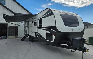 2022 Venture Stratus
