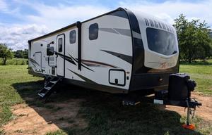 Rockwood Ultra Lite | Modern, Spacious and Cozy