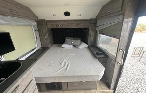 Black Series HQ17 - Go Anywhere Camper