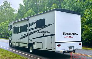 Forest River Sunseeker LE Model 2850SLE Motorhome