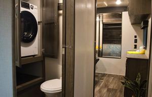 Cozy Keystone with Washer & Dryer (GWTX 1943)