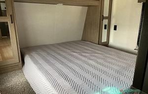 Brand New !!! 2021 Keystone Hideout