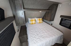 Starcraft Autumn Ridge | Comfy Modern Camper