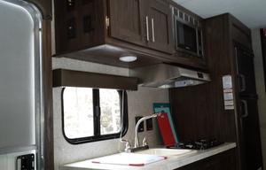 Cherokee LTD WolfPup Deluxe-Queen & Bunks