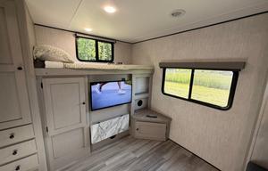 Family Adventure Camper – Apex 300BHS Bunkhouse RV