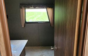 2016 Cougar 337FLS RV rental photo 5