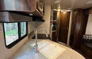 Family & Pet Friendly 28' Camper Near Campsites!