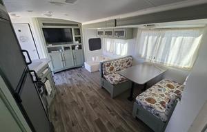 Spacious Family Bunkhouse • 2 BATHROOMS • 2 A/Cs