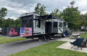 2021 Cherokee Wolf Pack 325PACK13 RV rental photo 5