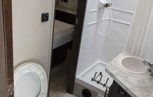 HONEST RVS – TOY Momentum Sleeps 6 fits SxS