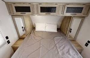 2020 Forest River RV Cherokee Alpha Wolf 29QB-L RV rental photo 4
